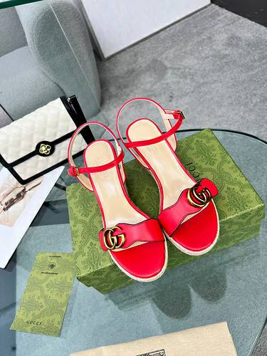 Picture of Gucci Shoes Women _SKUfw135116642fw